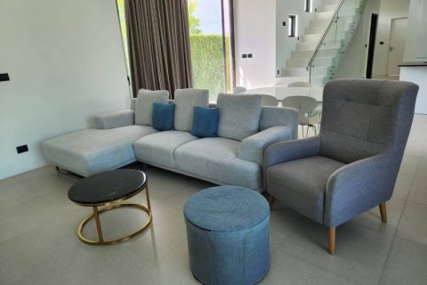 Вилла в Хуа Хине, Таиланд с 4 спальнями  № 124604 - фото 2