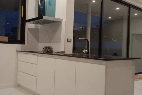Villa in Hua Hin, Thailand 4 bedrooms № 124606 - photo 4