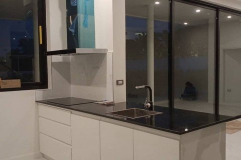Villa in Hua Hin, Thailand 4 bedrooms № 124606 - photo 3