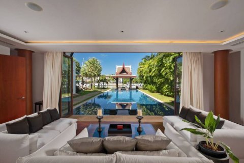 Villa in Ko Kaeo, Thailand 5 bedrooms № 105000 - photo 2