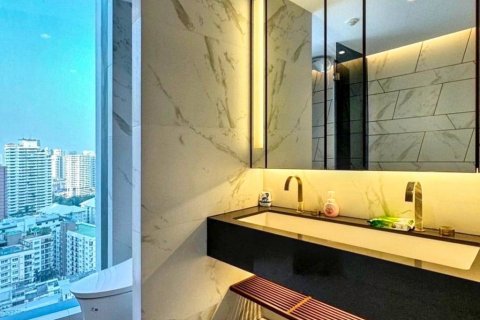 Condo in Bangkok, Thailand, 2 bedrooms  № 126655 - photo 8