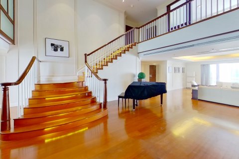 Penthouse in Watthana, Bangkok, Thailand 4 bedrooms № 141640 - photo 2