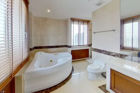 Penthouse in Watthana, Bangkok, Thailand 4 bedrooms № 141640 - photo 15