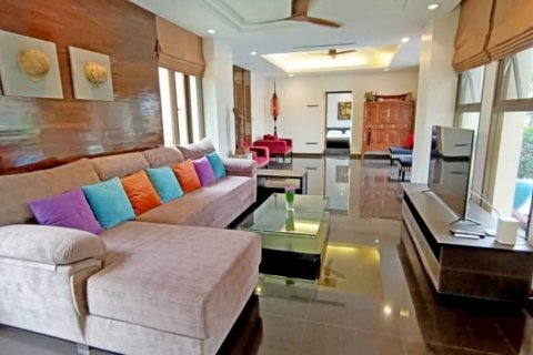 House in Pattaya, Thailand 4 bedrooms № 119488 - photo 9