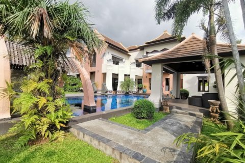 House in Pattaya, Thailand 4 bedrooms № 119488 - photo 4