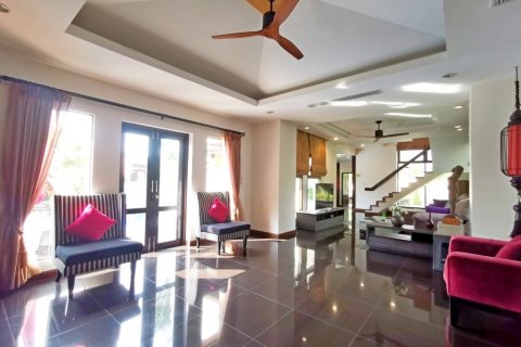 House in Pattaya, Thailand 4 bedrooms № 119488 - photo 13
