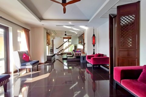 House in Pattaya, Thailand 4 bedrooms № 119488 - photo 15