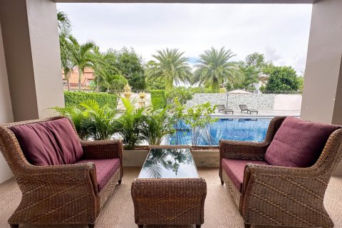 House in Pattaya, Thailand 5 bedrooms № 119493 - photo 14