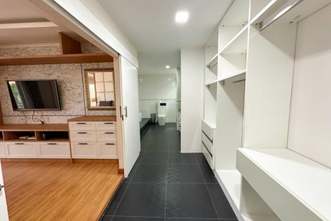House in Pattaya, Thailand 5 bedrooms № 119493 - photo 28