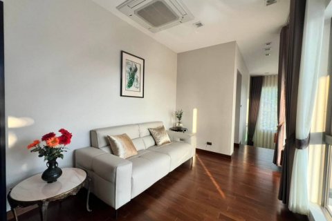 Дом в Бангкоке, Таиланд с 4 спальнями  № 125880 - фото 4