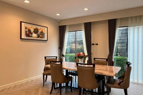 Дом в Бангкоке, Таиланд с 4 спальнями  № 125880 - фото 5