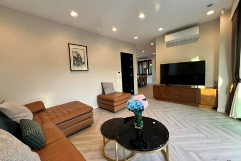 Дом в Бангкоке, Таиланд с 4 спальнями  № 125880 - фото 3