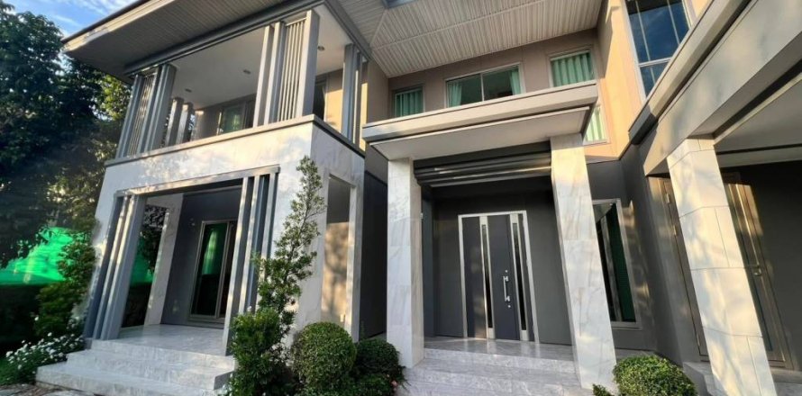 Дом в Бангкоке, Таиланд с 4 спальнями  № 125880