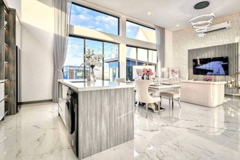 Villa à Bang Lamung, Thaïlande 4 chambres № 124662 - photo 7