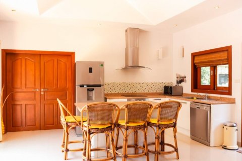 Вилла в Хуа Хине, Таиланд с 5 спальнями  № 124657 - фото 8