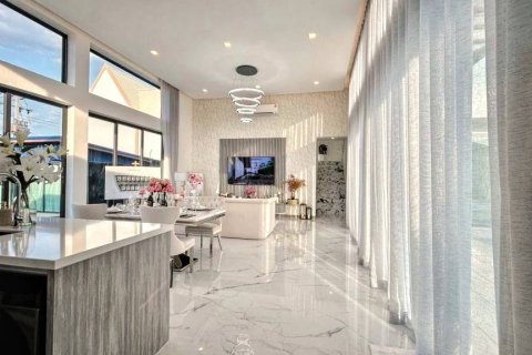 Villa in Bang Lamung, Thailand 3 bedrooms № 124656 - photo 5