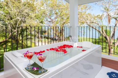 Кондоминиум с 2 спальнями в Раваи, Таиланд № 132042 - фото 1