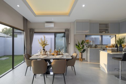 Villa in Pattaya, Thailand 3 bedrooms № 130466 - photo 15