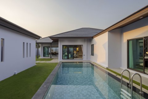 Villa in Pattaya, Thailand 3 bedrooms № 130466 - photo 2