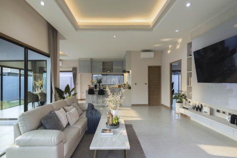 Villa in Pattaya, Thailand 3 bedrooms № 130466 - photo 8