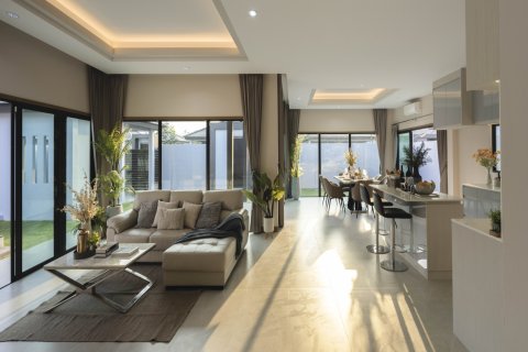 Villa in Pattaya, Thailand 3 bedrooms № 130466 - photo 16