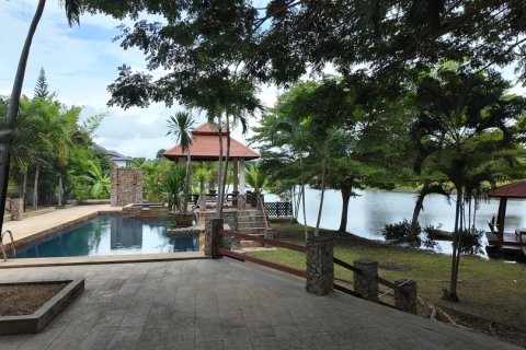 Villa in Pattaya, Thailand 6 bedrooms № 130467 - photo 23