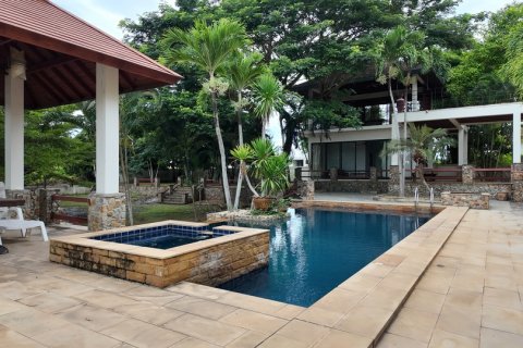 Villa in Pattaya, Thailand 6 bedrooms № 130467 - photo 25