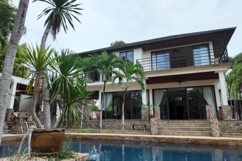 Villa in Pattaya, Thailand 6 bedrooms № 130467 - photo 12