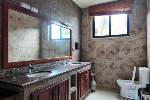 Villa in Pattaya, Thailand 6 bedrooms № 130467 - photo 19
