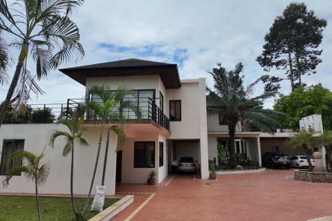 Villa in Pattaya, Thailand 6 bedrooms № 130467 - photo 1