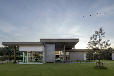 Villa in Pattaya, Thailand 4 bedrooms № 130464 - photo 3