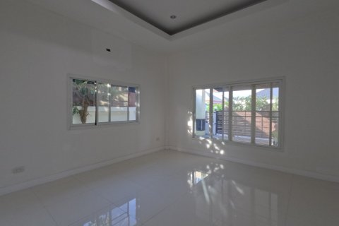 Вилла в Паттайе, Таиланд с 3 спальнями  № 130463 - фото 10