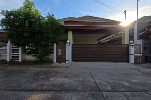 Chalet de 3 dormitorios en Pattaya, Tailandia № 130463 - foto 5