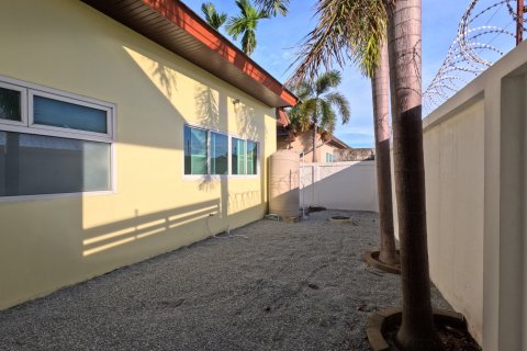 Вилла в Паттайе, Таиланд с 3 спальнями  № 130463 - фото 19