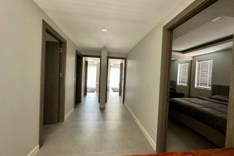 Villa in Pattaya, Thailand 5 bedrooms № 130462 - photo 15