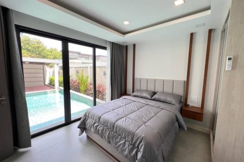 Villa in Pattaya, Thailand 5 bedrooms № 130462 - photo 8