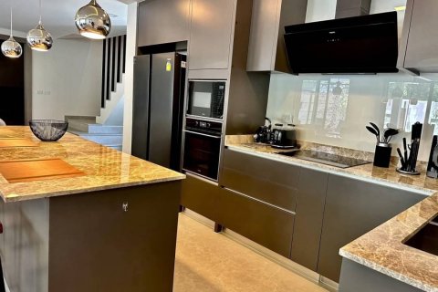 Вилла в Паттайе, Таиланд с 5 спальнями  № 130462 - фото 12