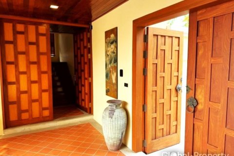 Дом в Паттайе, Таиланд с 5 спальнями  № 126577 - фото 17