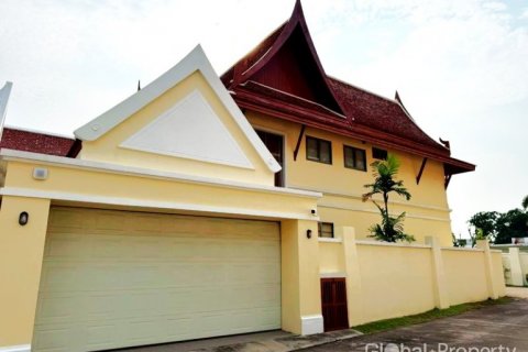 Дом в Паттайе, Таиланд с 5 спальнями  № 126577 - фото 18