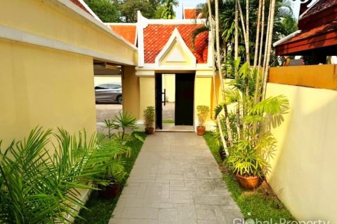 Дом в Паттайе, Таиланд с 5 спальнями  № 126577 - фото 6