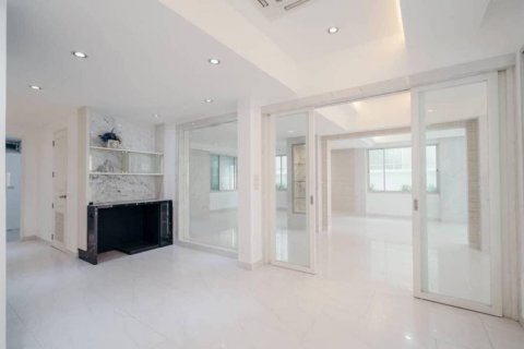 Дом в Бангкоке, Таиланд с 4 спальнями № 85844 - фото 3