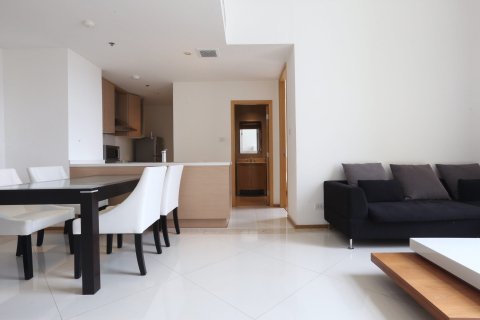 Кондоминиум с 2 спальнями в Сатхоне, Бангкок, Таиланд № 144017 - фото 4