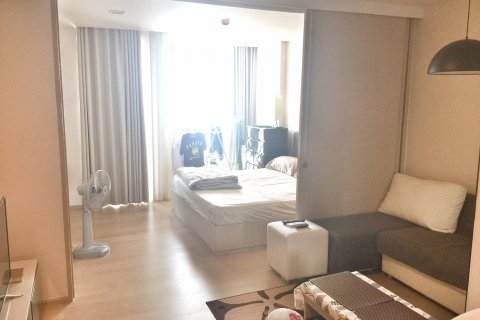 Кондоминиум с 1 спальней в Бангкоке, Таиланд № 144014 - фото 1