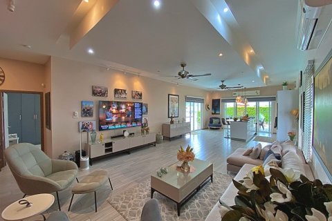 Дом в Хуа Хине, Таиланд с 3 спальнями  № 125163 - фото 13