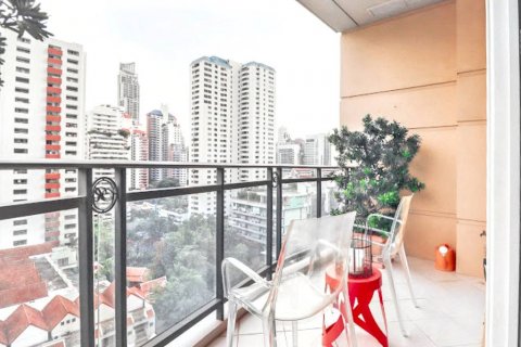 Condo in Bangkok, Thailand, 3 bedrooms  № 124479 - photo 4