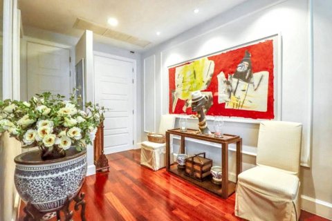 Condo in Bangkok, Thailand, 3 bedrooms  № 124479 - photo 8