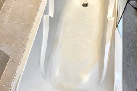 Condo in Bangkok, Thailand, 2 bedrooms  № 124481 - photo 9