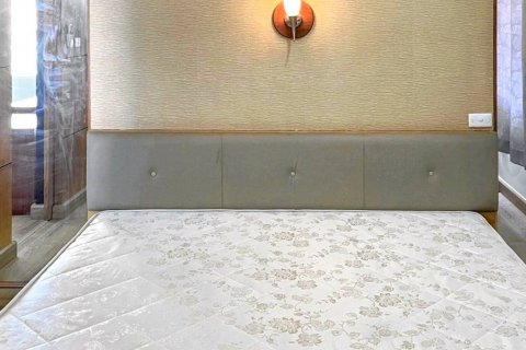 Condo in Bangkok, Thailand, 2 bedrooms  № 124481 - photo 7