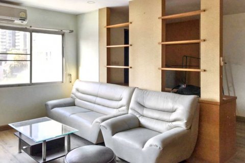 Condo in Bangkok, Thailand, 2 bedrooms  № 124481 - photo 3