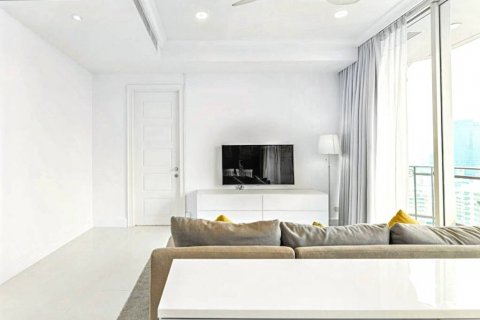 Condo in Bangkok, Thailand, 2 bedrooms  № 124480 - photo 4